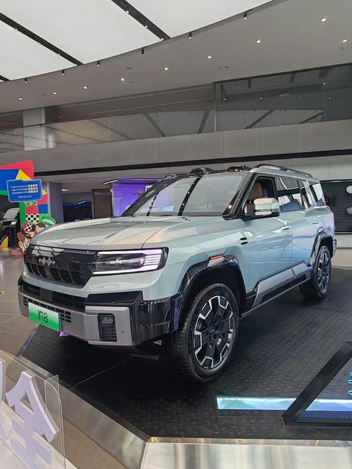 重庆224比亚迪方程豹硬派越野的爆款，英菲尼迪35周年与你共成长